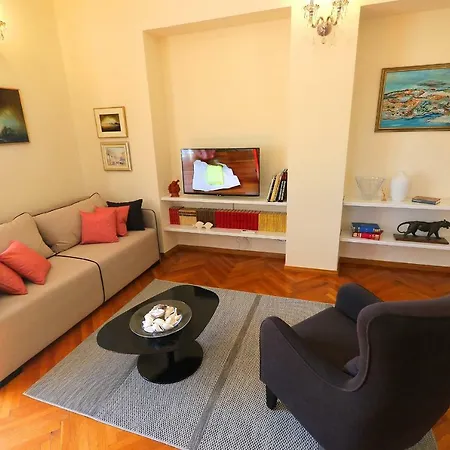 Miramare On The アパート *